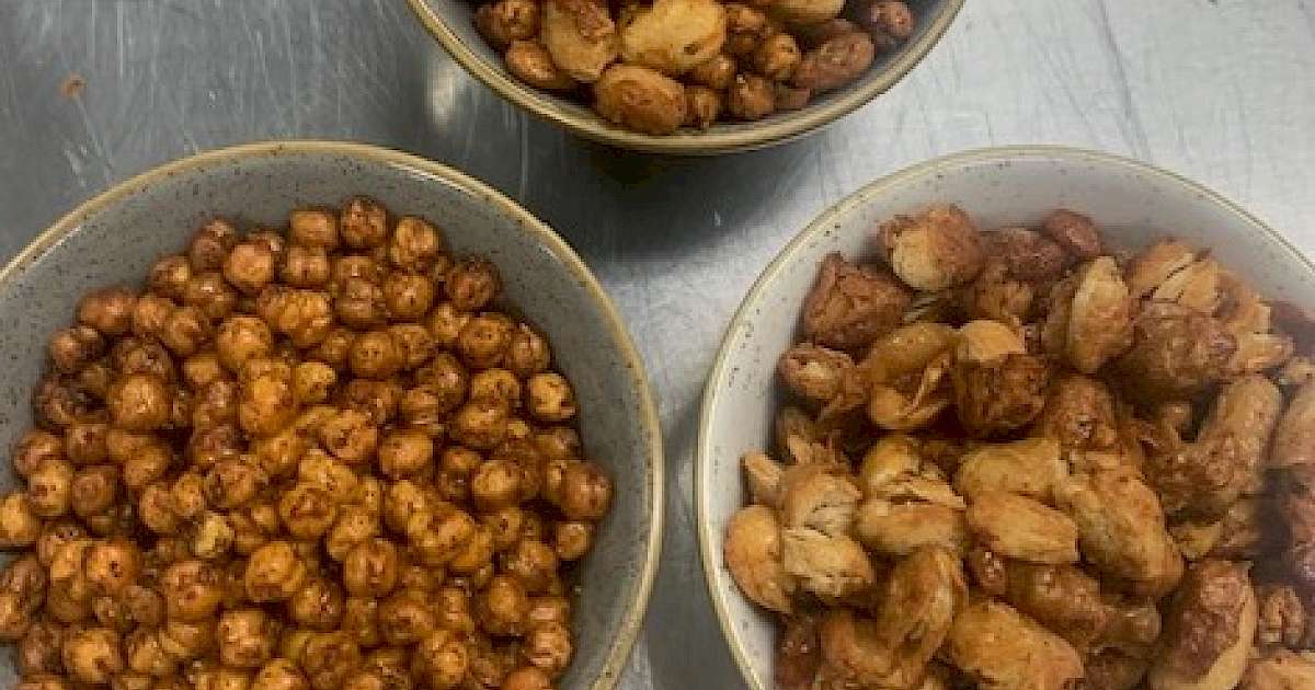 Crispy spicy bean snack